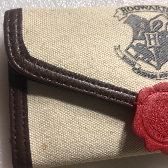 Harry Potter Hogwarts Letter style Trifold wallet - Picture 15 of 16